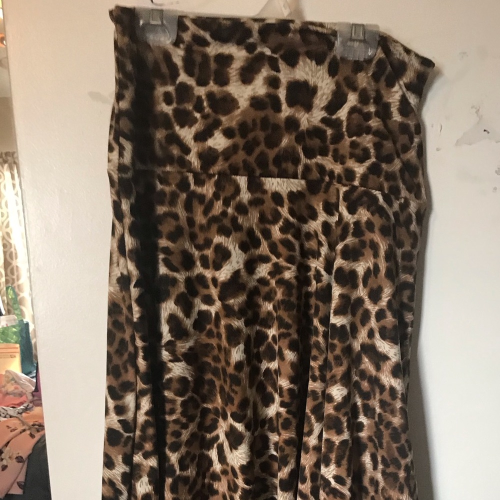 Leopard 🐆 Print Stretch Skirt handkerchief bottom